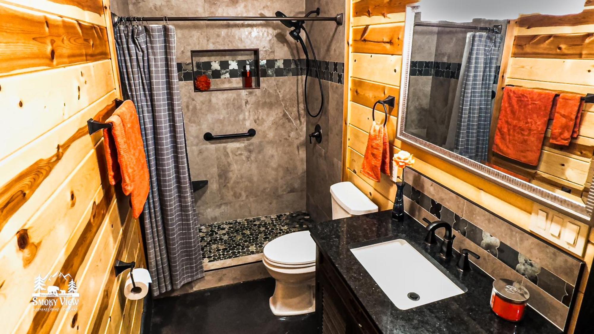 Luxurious 6 Bed 5 Bath Cabin With Privacy -4 Miles To Gatlinburg & Pidgeon Forge-Hot Tub-Fireplace-King Suits-Deck-Grill-Free Parking For 8 Vehicles-Firepit-Full Kitchen-"Smoky View Cabin" Total Relaxation סביירוויל מראה חיצוני תמונה